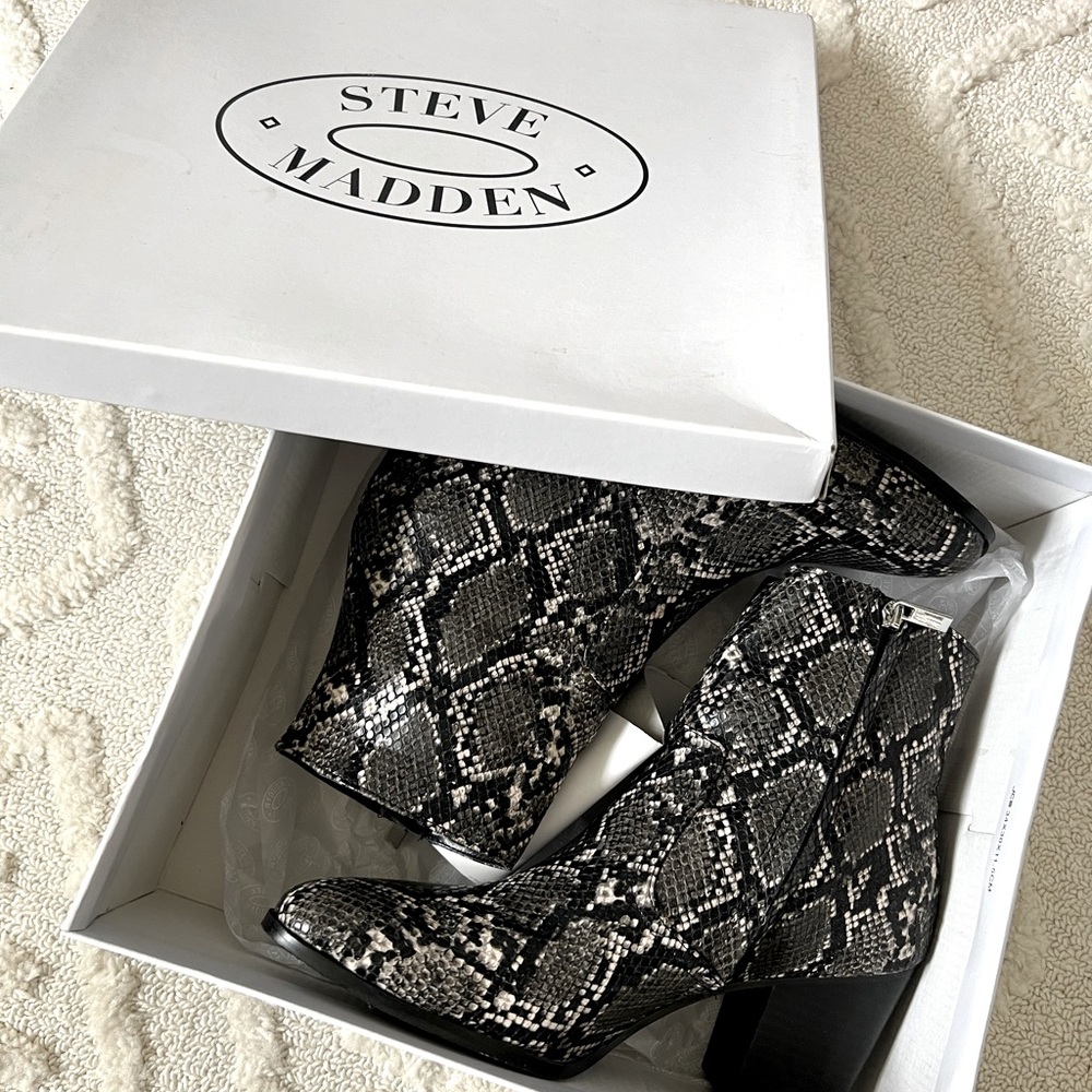 Steve Madden boots
